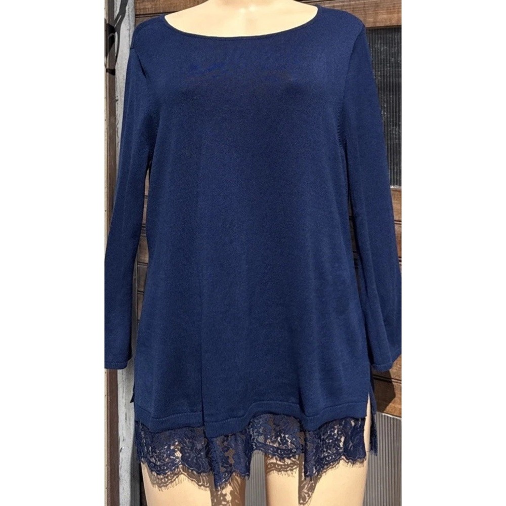 Chicos Women Size 2 Light Sweater Bottom Lace Navy
